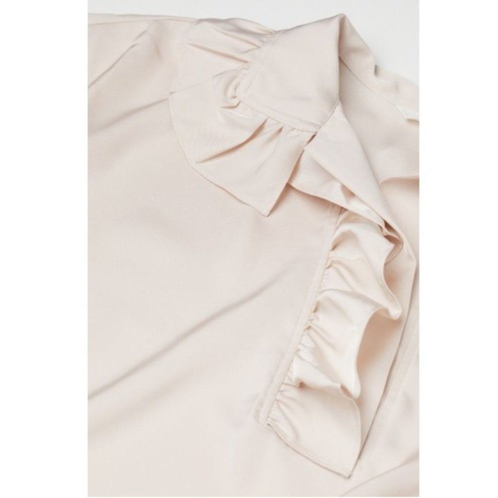H&M Flounce-Collared Blouse - Picture 6 of 16